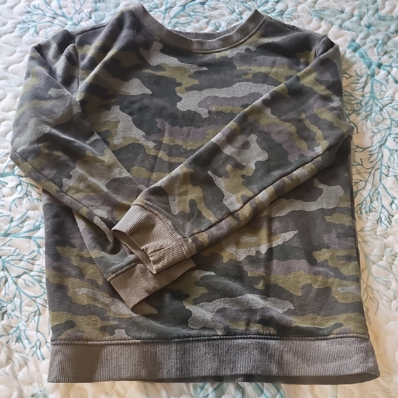 Cat & Jack Other - Cat & Jack (6/7) Green Camo Sweatshirt